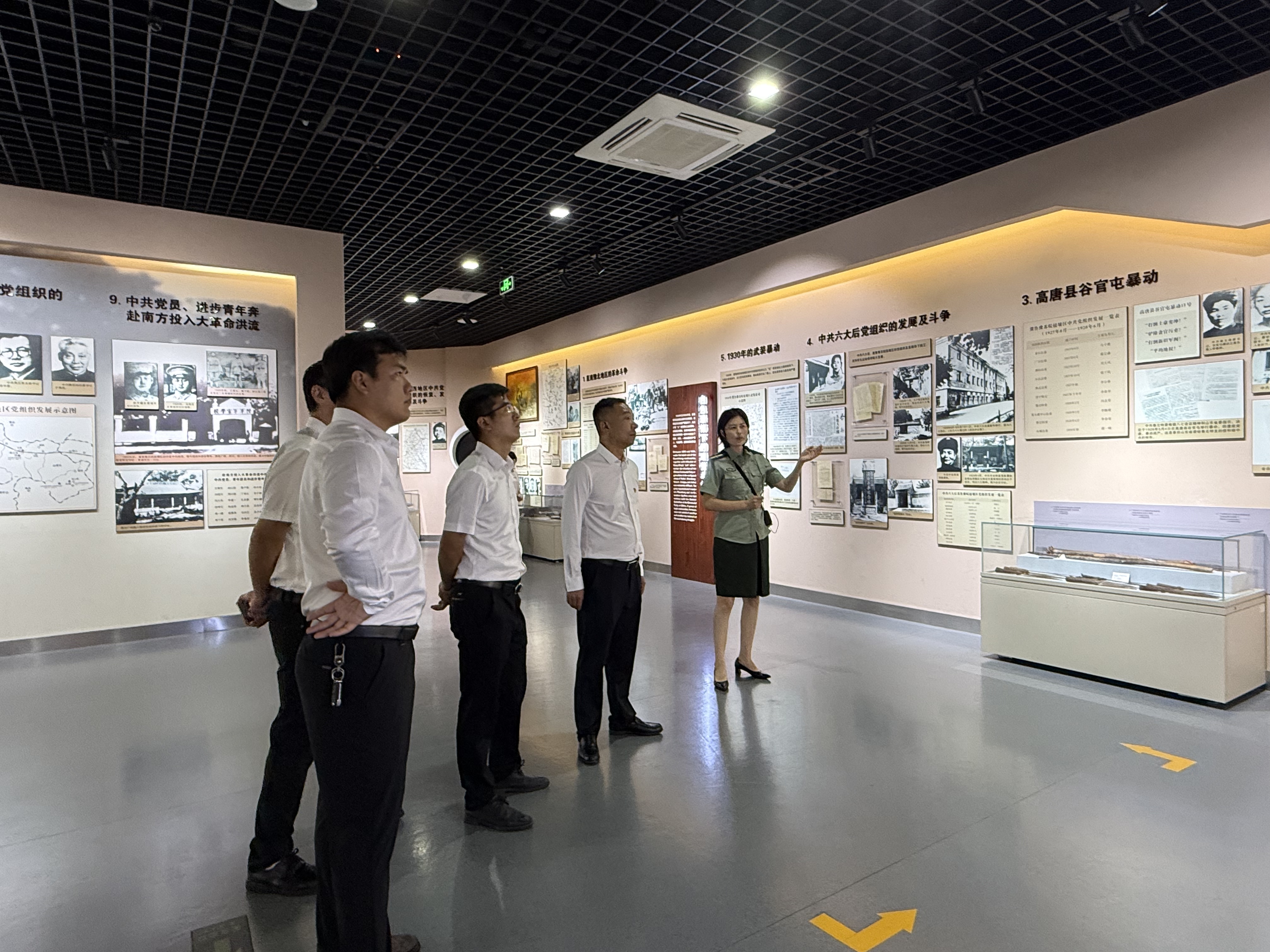 参观抗战纪念馆2.jpg 参观抗战纪念馆2.jpg