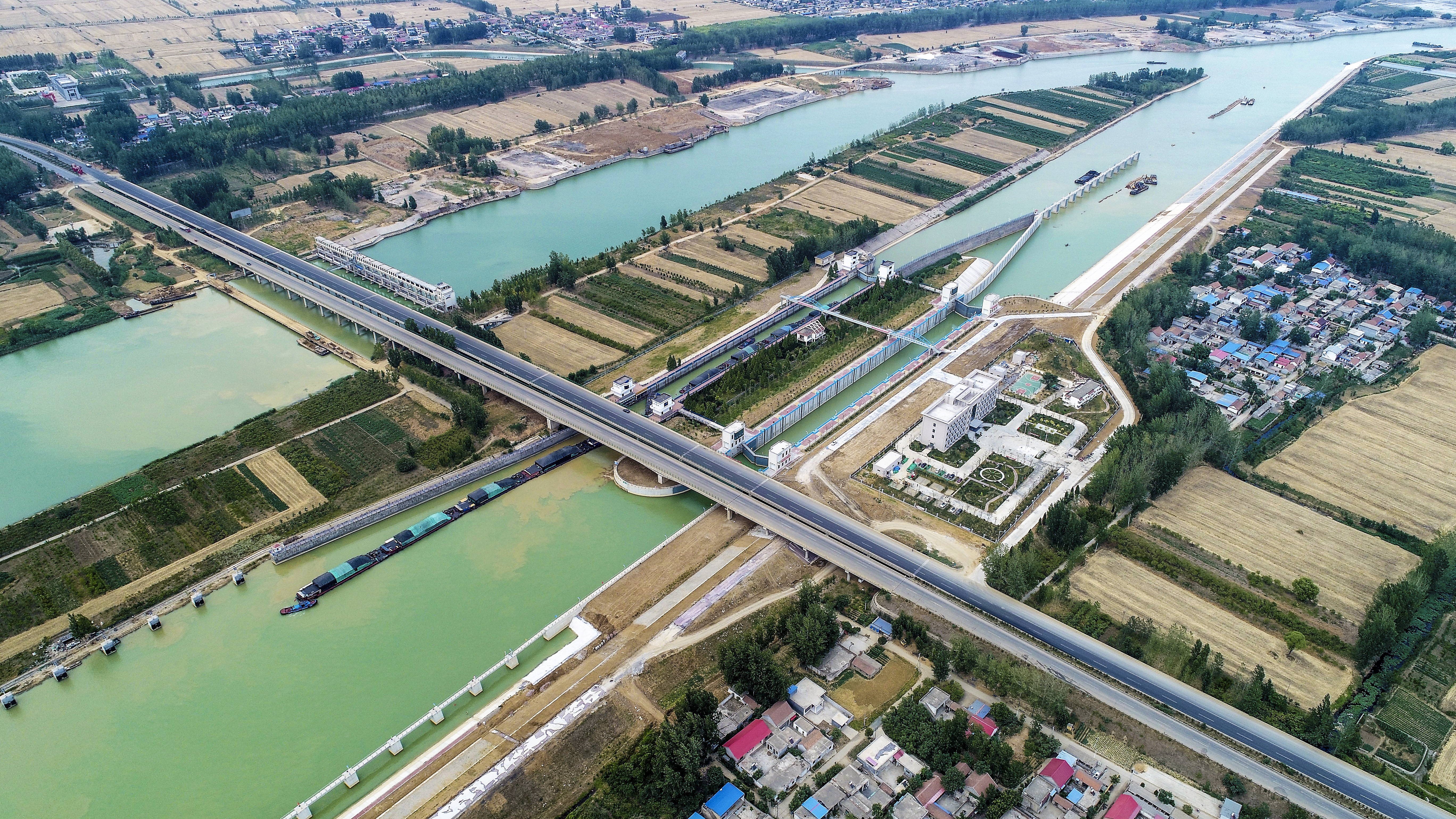 京杭运河续建工程万年闸枢纽工程（詹天佑奖）、万年闸复线船闸工程.jpg