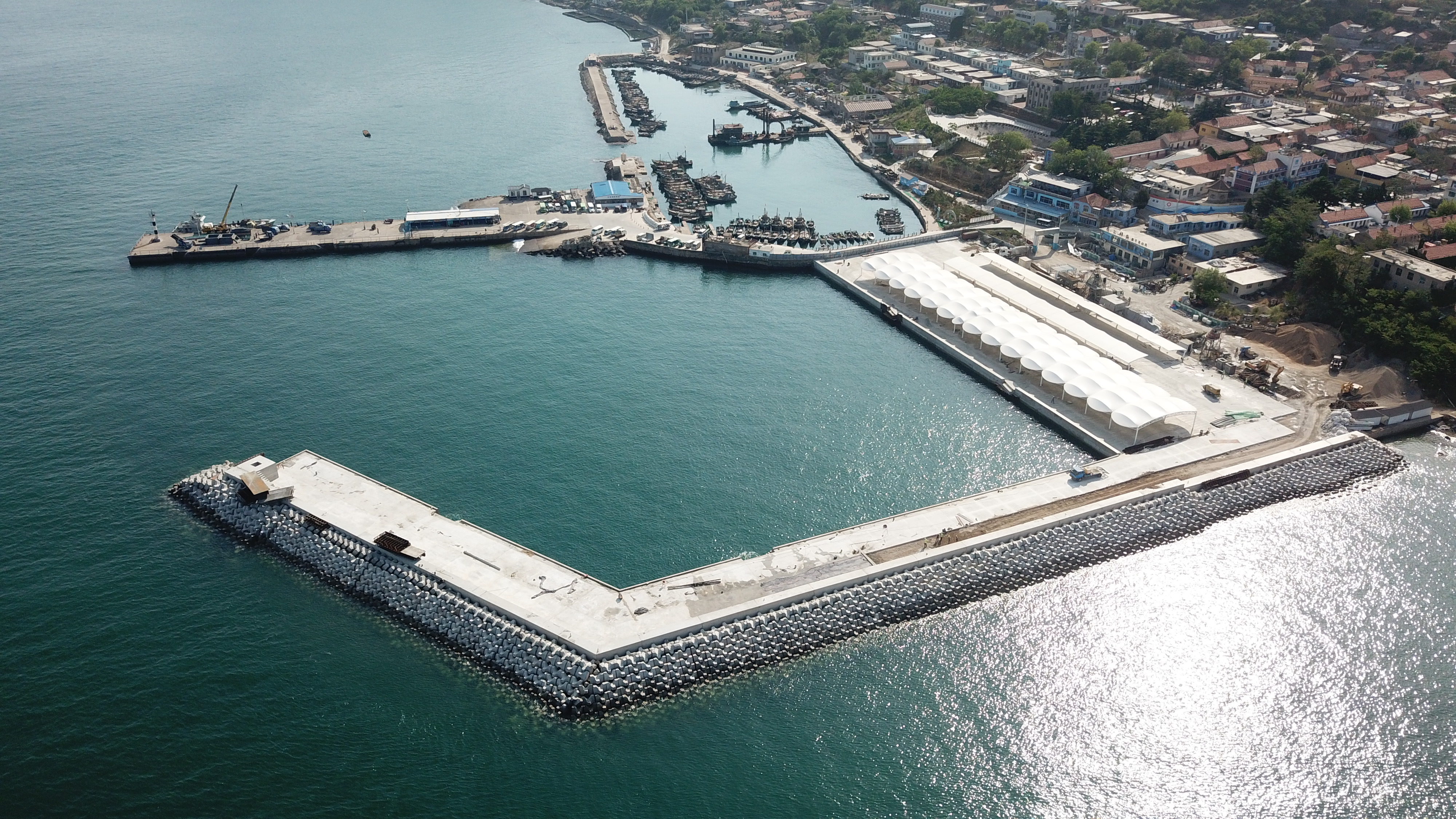 灵山岛生态修复示范工程（二期）陆岛交通码头改扩建工程实拍图.jpg