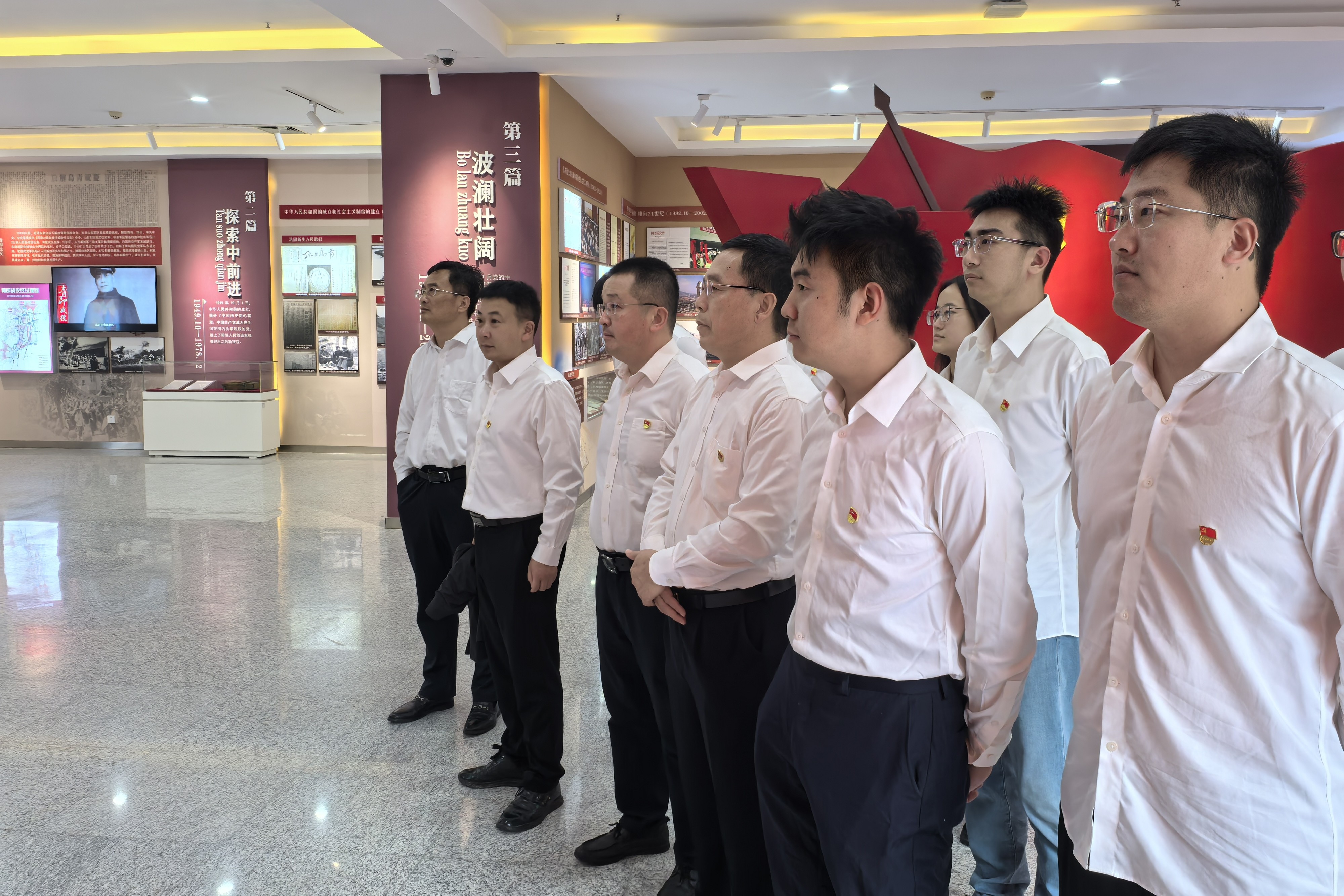(总承包公司)参观崂山区党史馆.jpg (总承包公司)参观崂山区党史馆.jpg