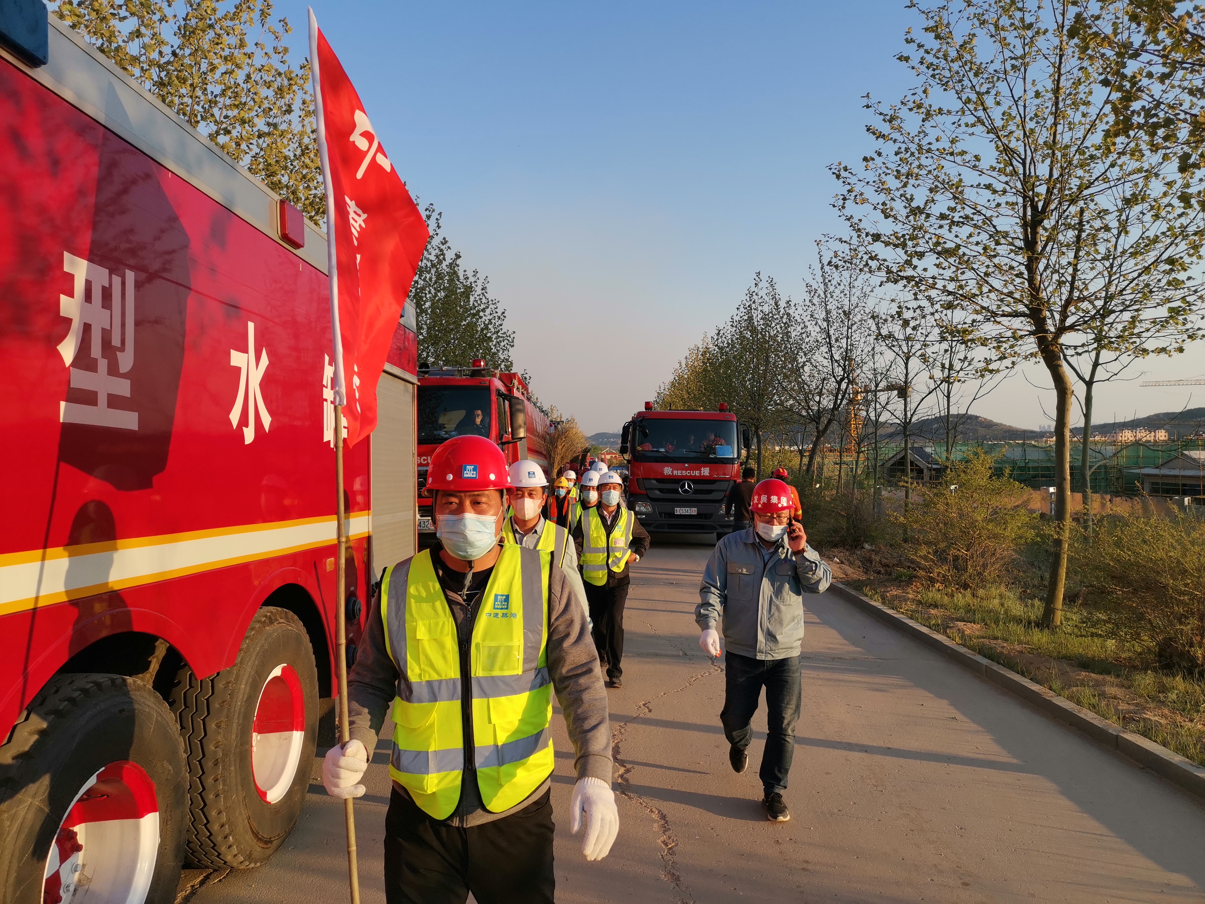 进山途中.jpg 进山途中.jpg